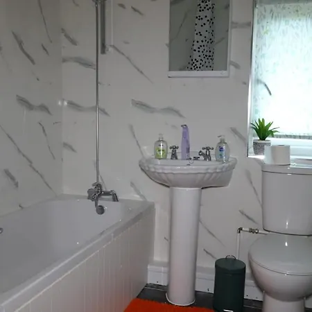 بيت للعطل New 3 Bedroom Nevillehome For 7 In Leeds Suits Families And Contractors